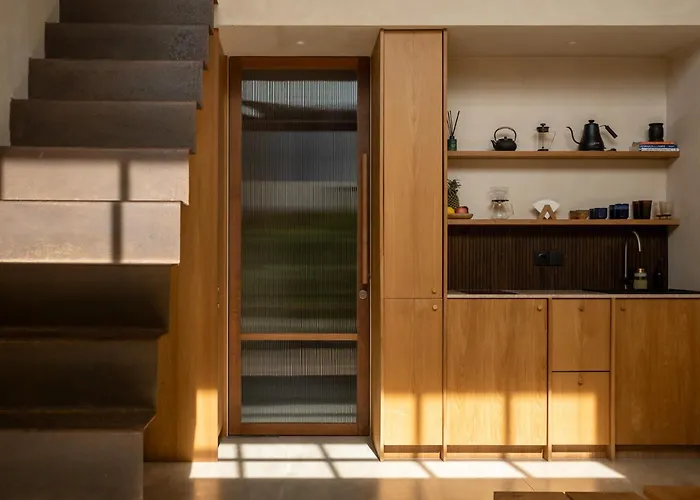 Calista Empat Design-forward 1br Loft In Jungle 10 Minutes From Beaches Appartamento