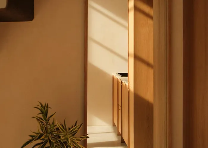 Calista Empat Design-forward 1br Loft In Jungle 10 Minutes From Beaches